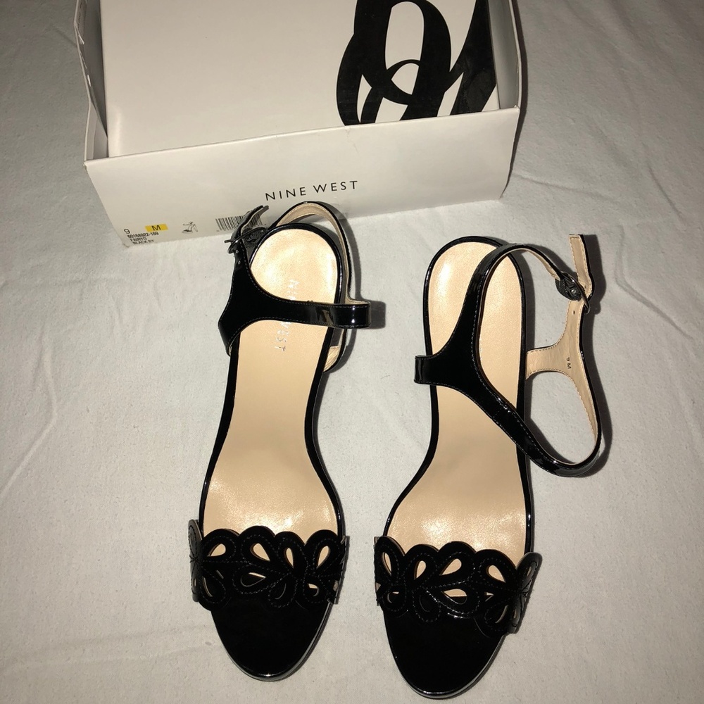 Platform sandals in women